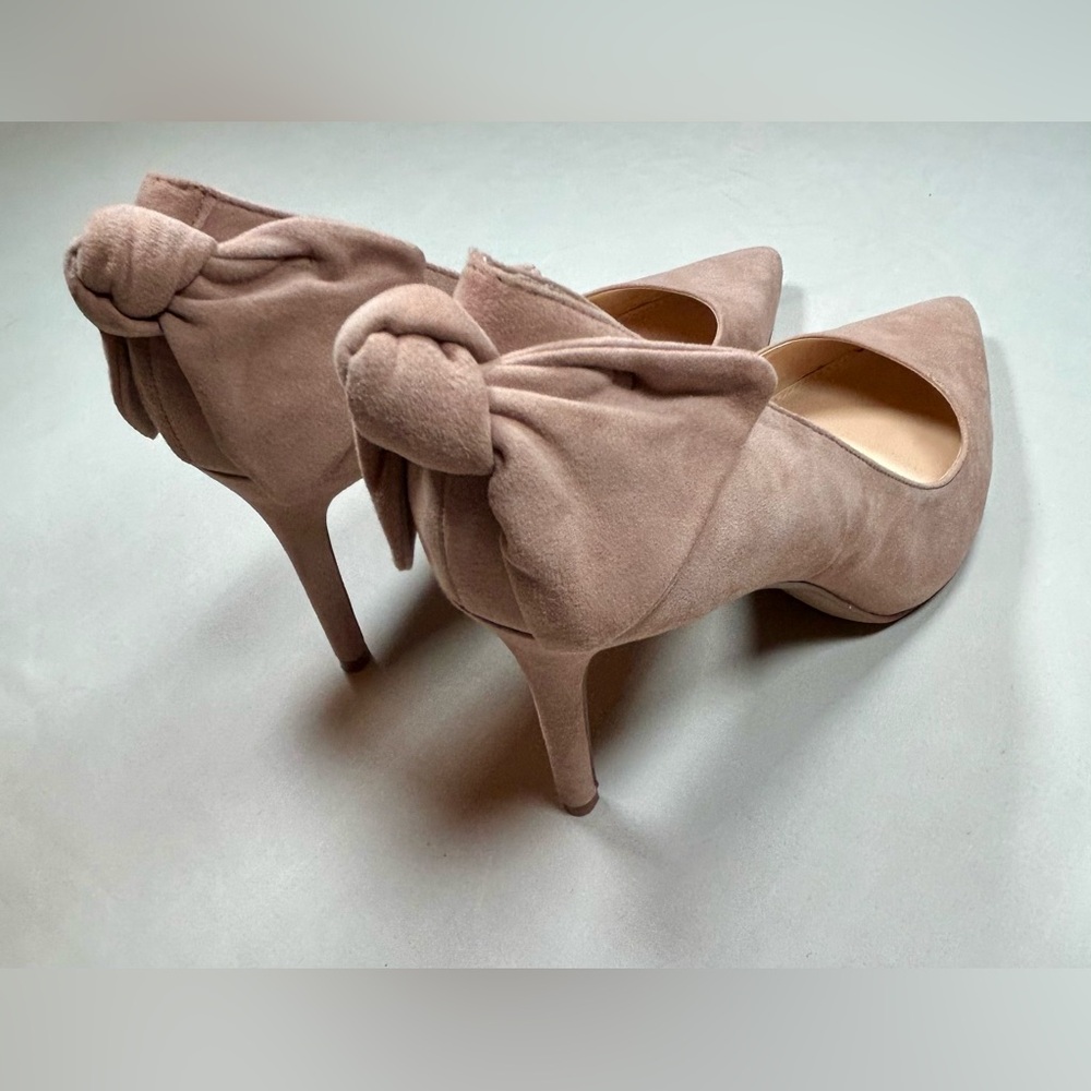 VINCE CAMUTO ALEXAVIA PUMP